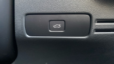 Volvo XC40 2.0 B3P Ultra Dark 5dr Auto Petrol Estate